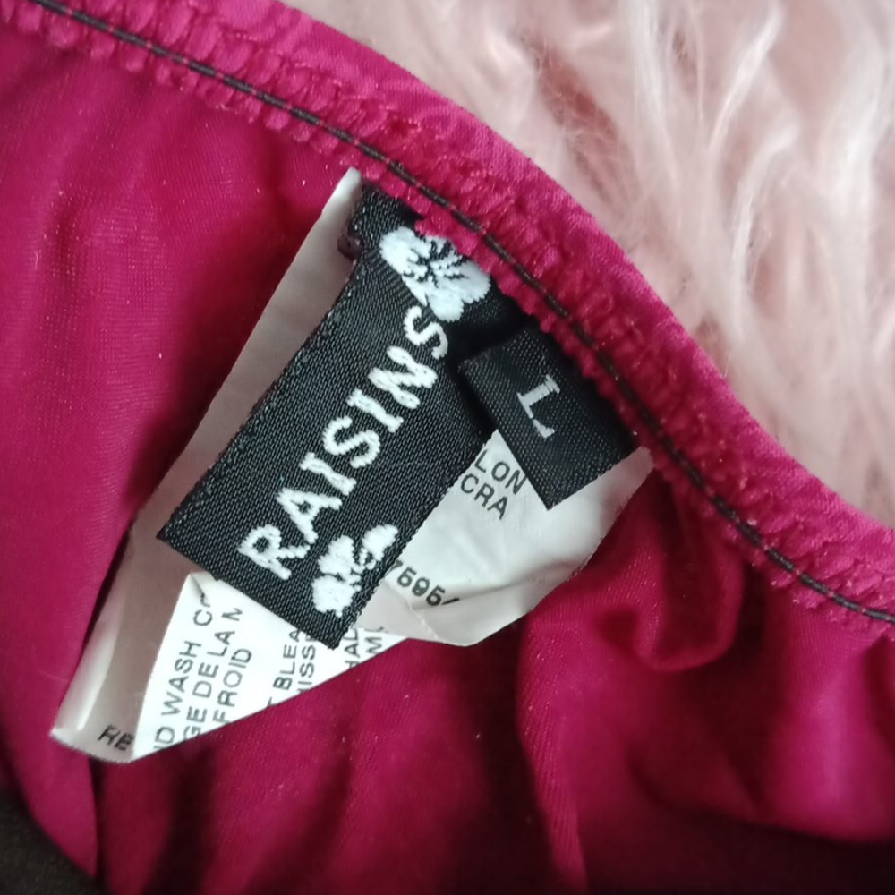 Bikini - Picture 5 of 12